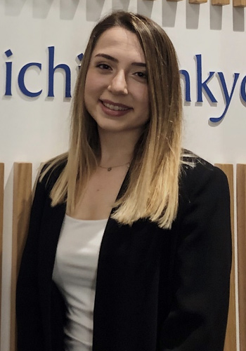 Özge ile tanış