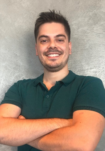 Aziz Yeşilbağ ile tanış