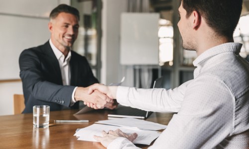 Yeni Mezun Yetenekleri İşe Almanın Şirketlere 7 Pozitif Etkisi