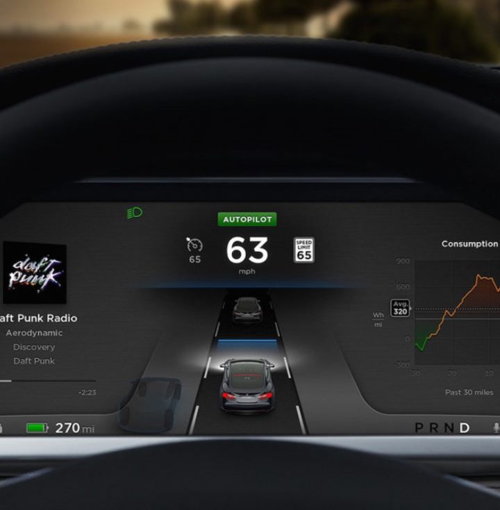 Tesla’nın Otomatik Pilotu Kazayı Öngördü