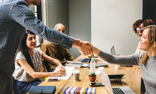 Limitli Bütçelerle En İyi Yetenekleri Nasıl Çekersiniz?