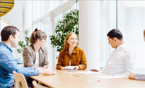 İç İletişim Nedir? İç İletişim Örnekleri ve Uygulamaları Nelerdir?