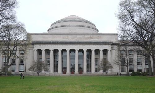 MIT'den Herkes İçin Eğitimler İçeren Online Master Programı 