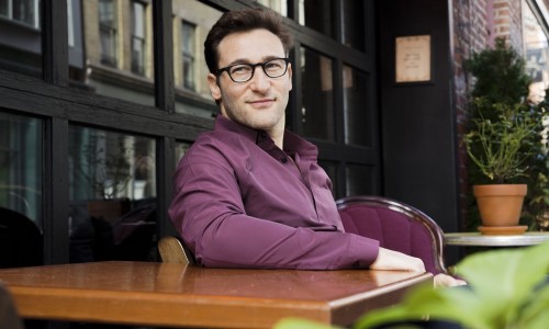 Simon Sinek: Mükemmel Liderler Bir Harekete Nasıl İlham Verirler?